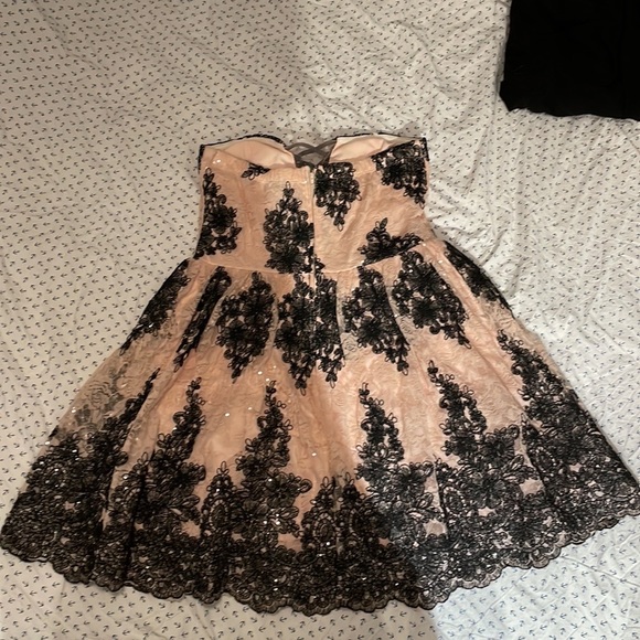 Strapless, black & nude pink sequin lace mini dress with mesh covered plunge. - Picture 4 of 4